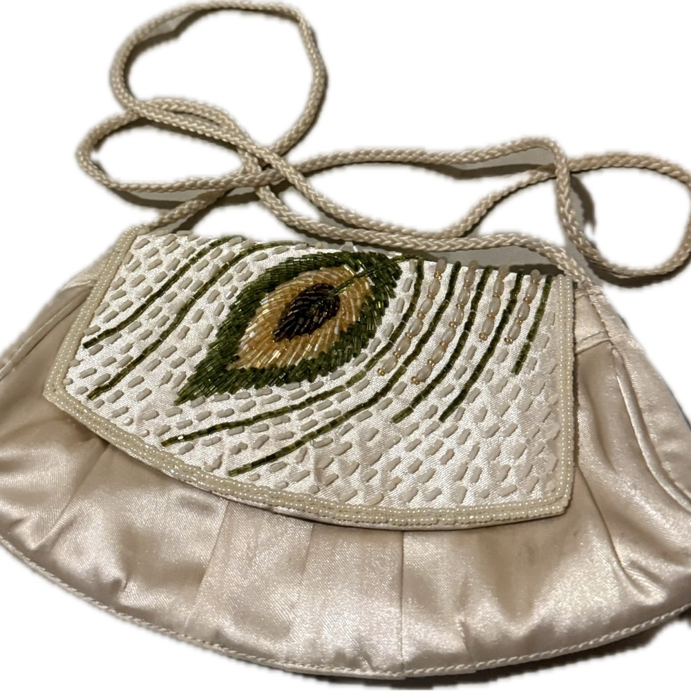 Elegant Cream Beaded Clutch